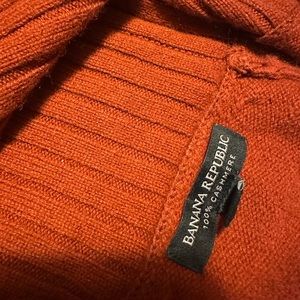 Banana Republic 100% cashmere sweater